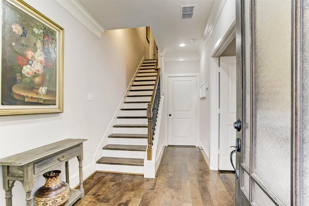 Photo of 710 N Shepherd Drive