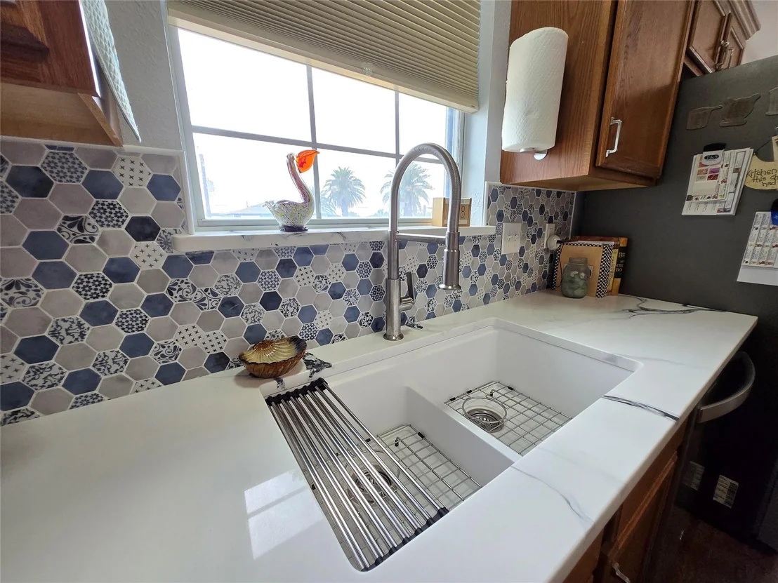 Photo of 16 Peggy Street E