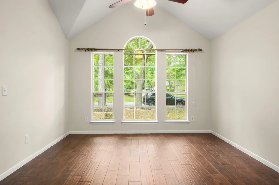 Photo of 22 N Hollylaurel Circle