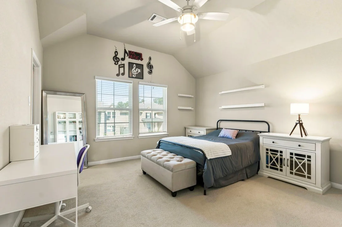 Photo of 7050 Lauren Oak Drive