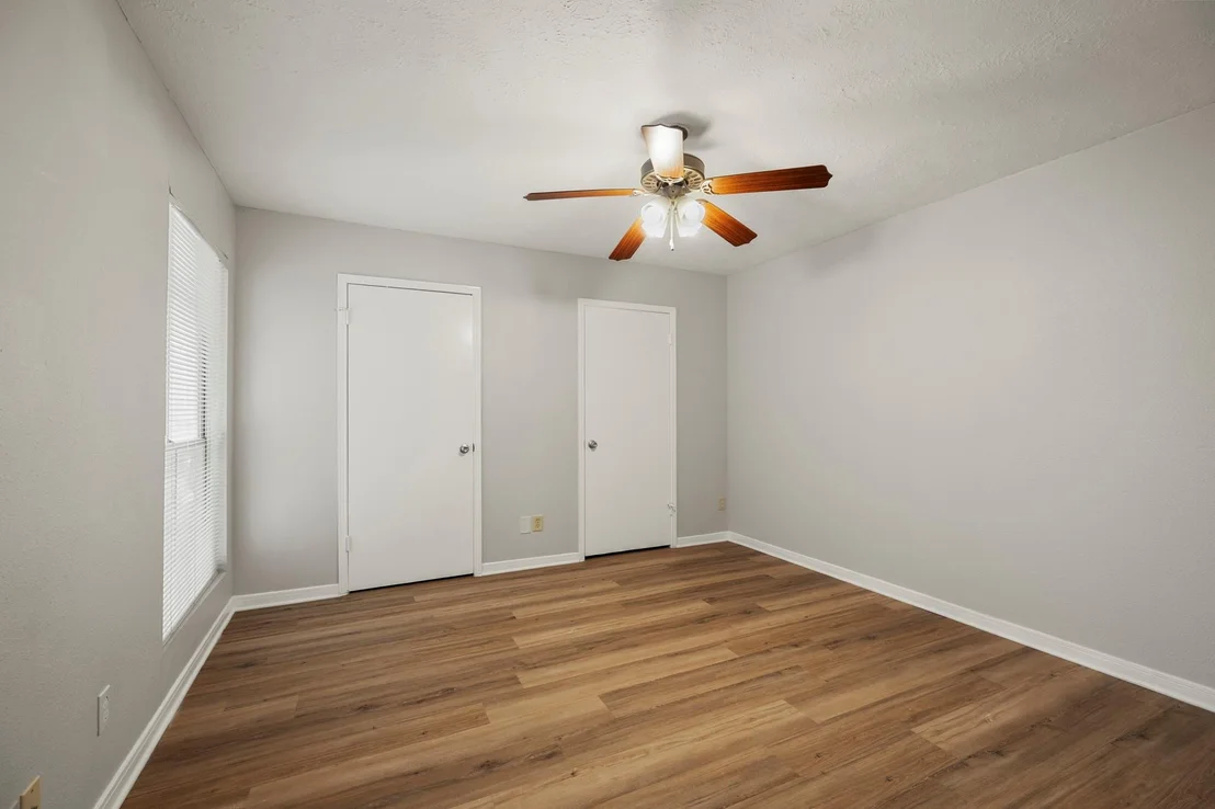 Photo of Unit 75 at 800 Post Oak Boulevard