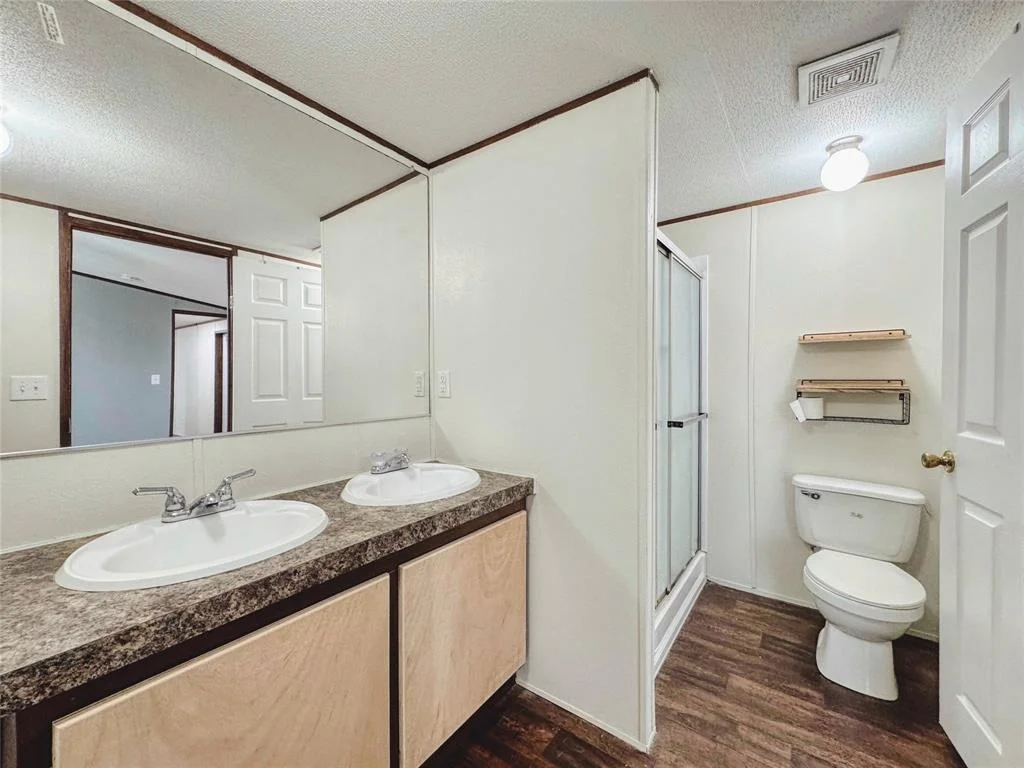 Photo of 15950 Live Oak Circle