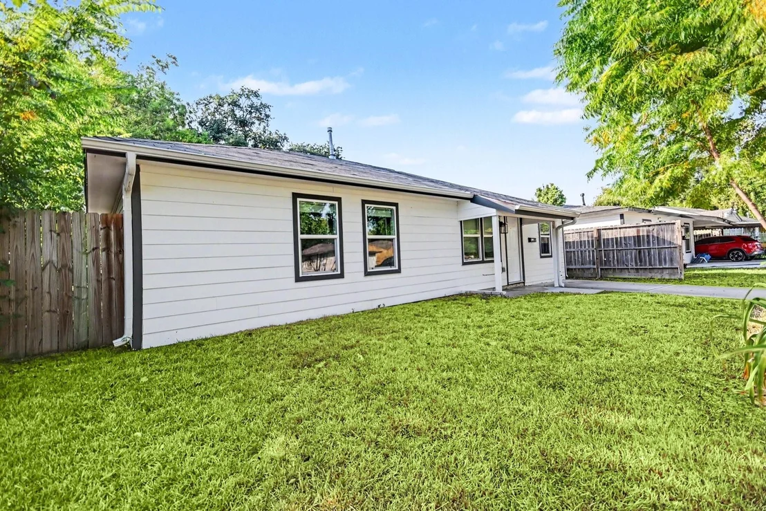 Photo of 7346 Okinawa Road