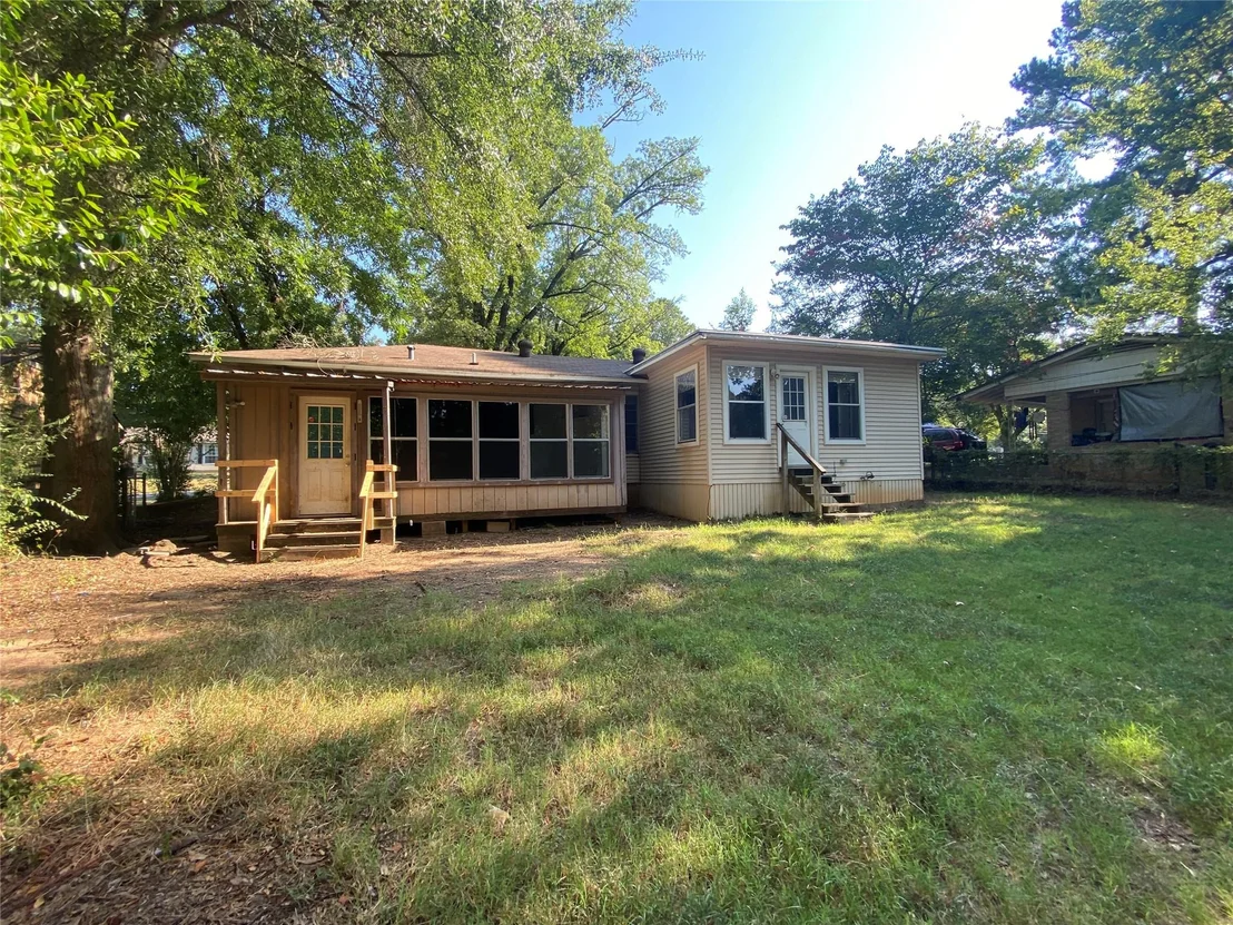 Photo of 1408 Mahlow Dr