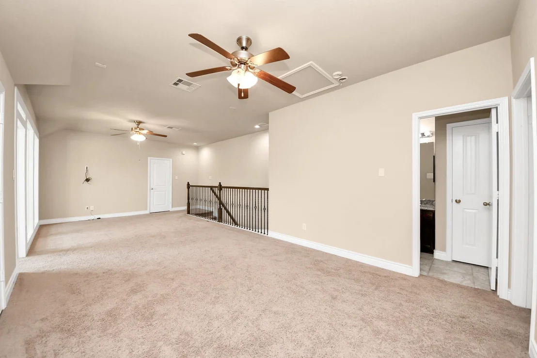 Photo of 143 W Wading Pond Circle