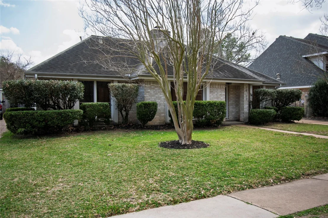 Photo of 14811 Delbarton Drive