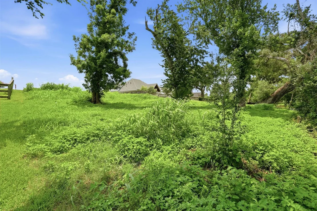 Photo of 208 Creekside Lane
