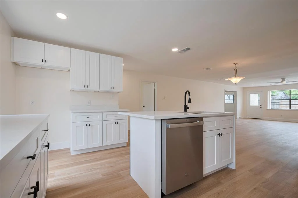 Photo of 839 Voyager Drive