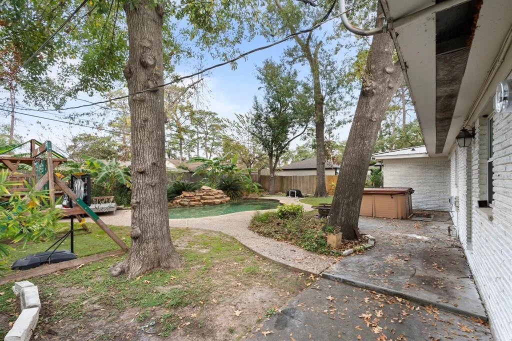 Photo of 10058 Cedardale Drive