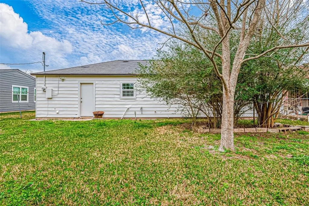 Photo of 4818 Holloway Drive