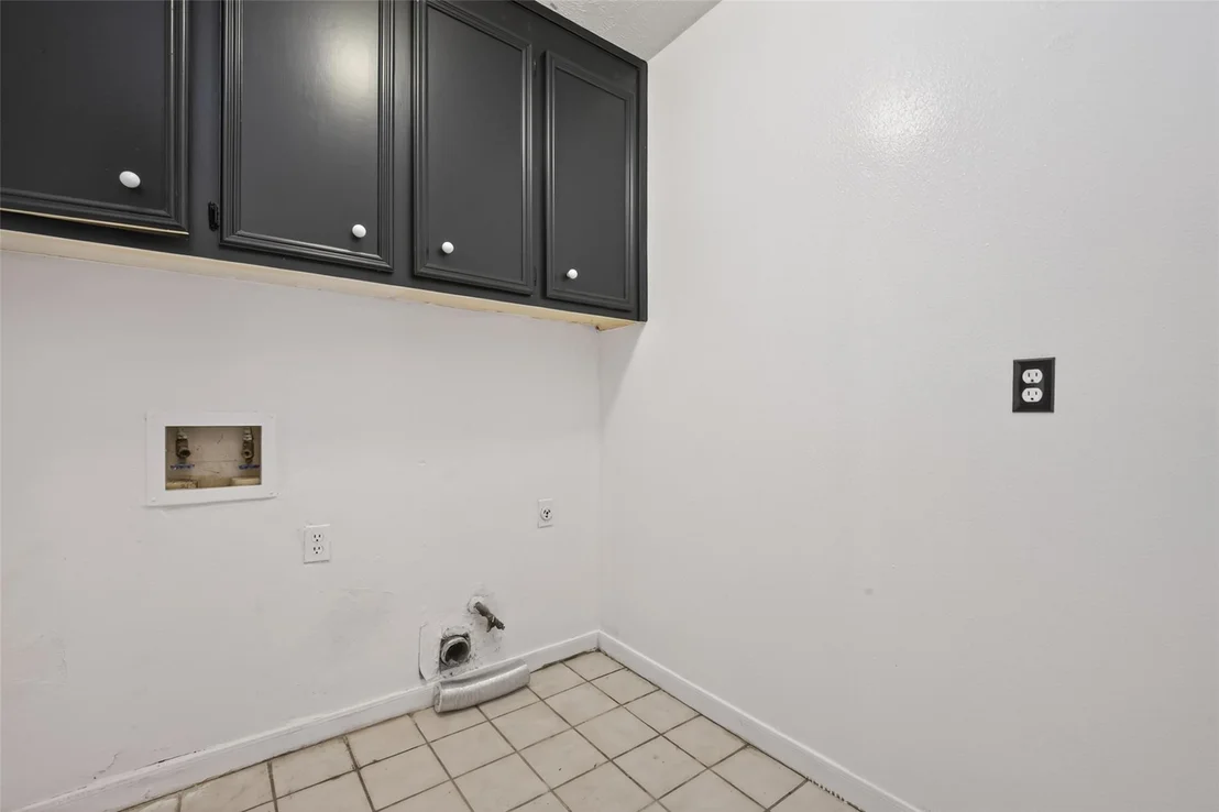Photo of 5931 Thom Road