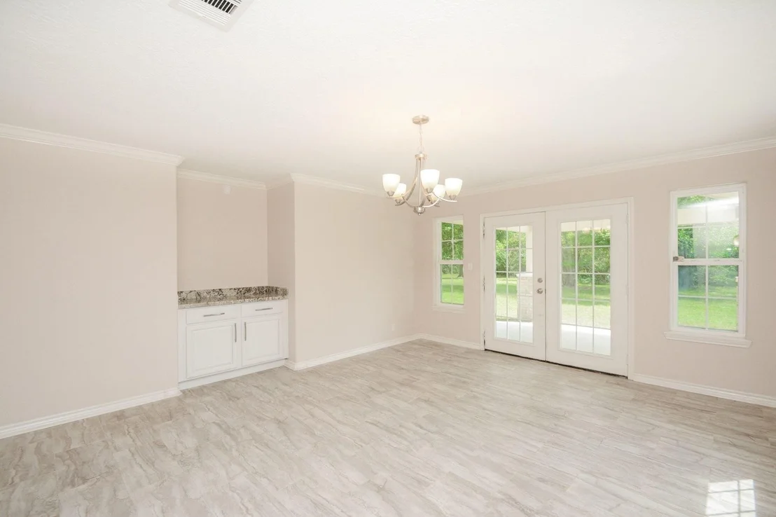 Photo of 547 Sandra Court