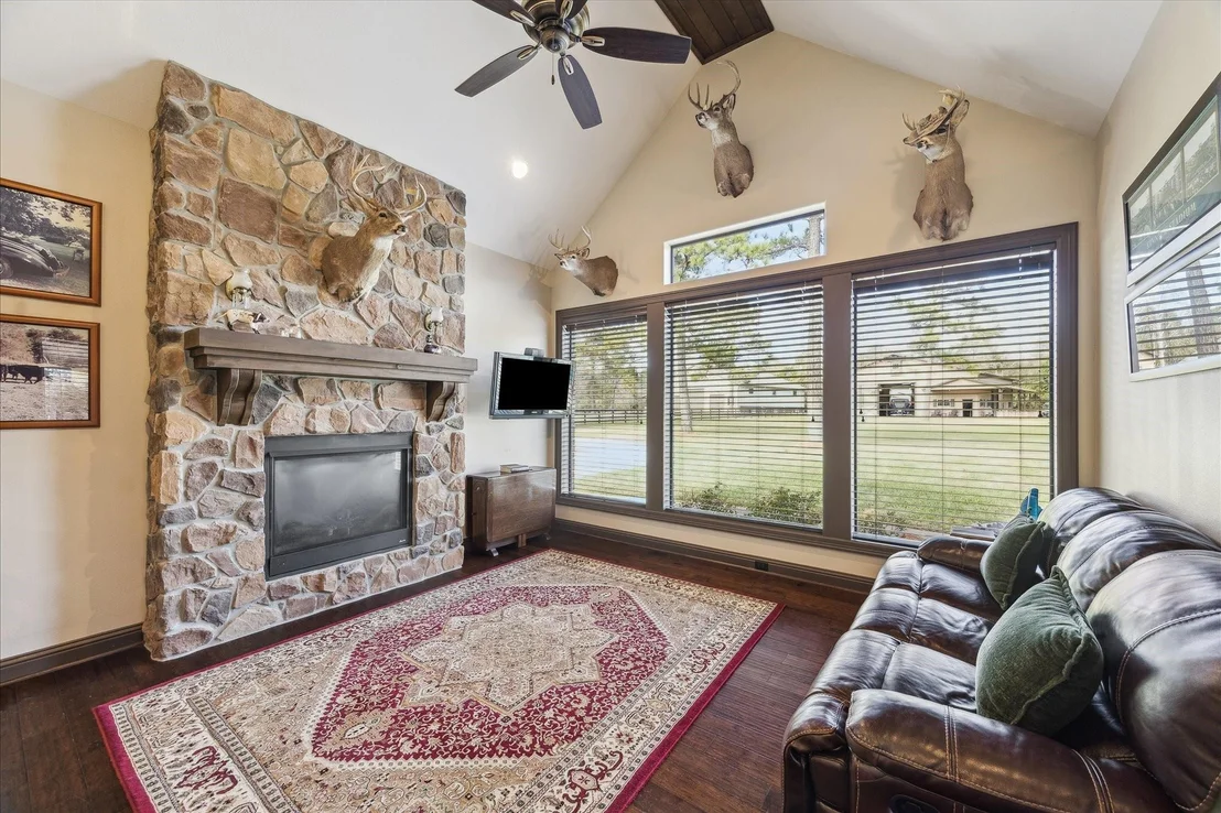 Photo of 11 Willowcreek Ranch Road