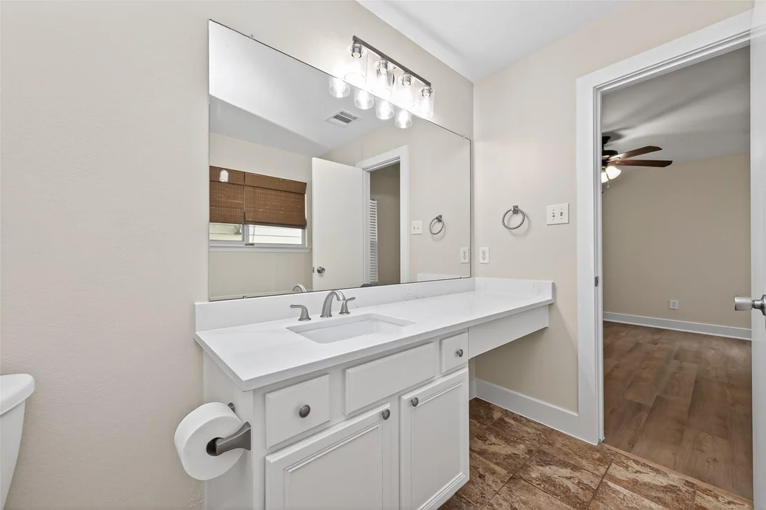 Photo of 21090 Aldens Oak