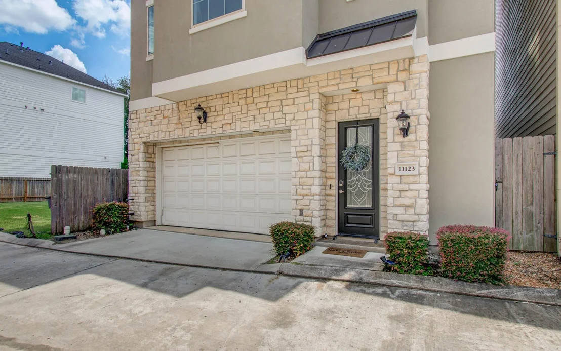 Photo of 11123 Olympia Drive