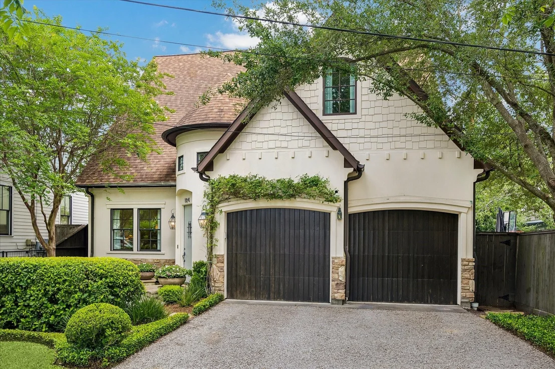 Photo of 104 Moss Street