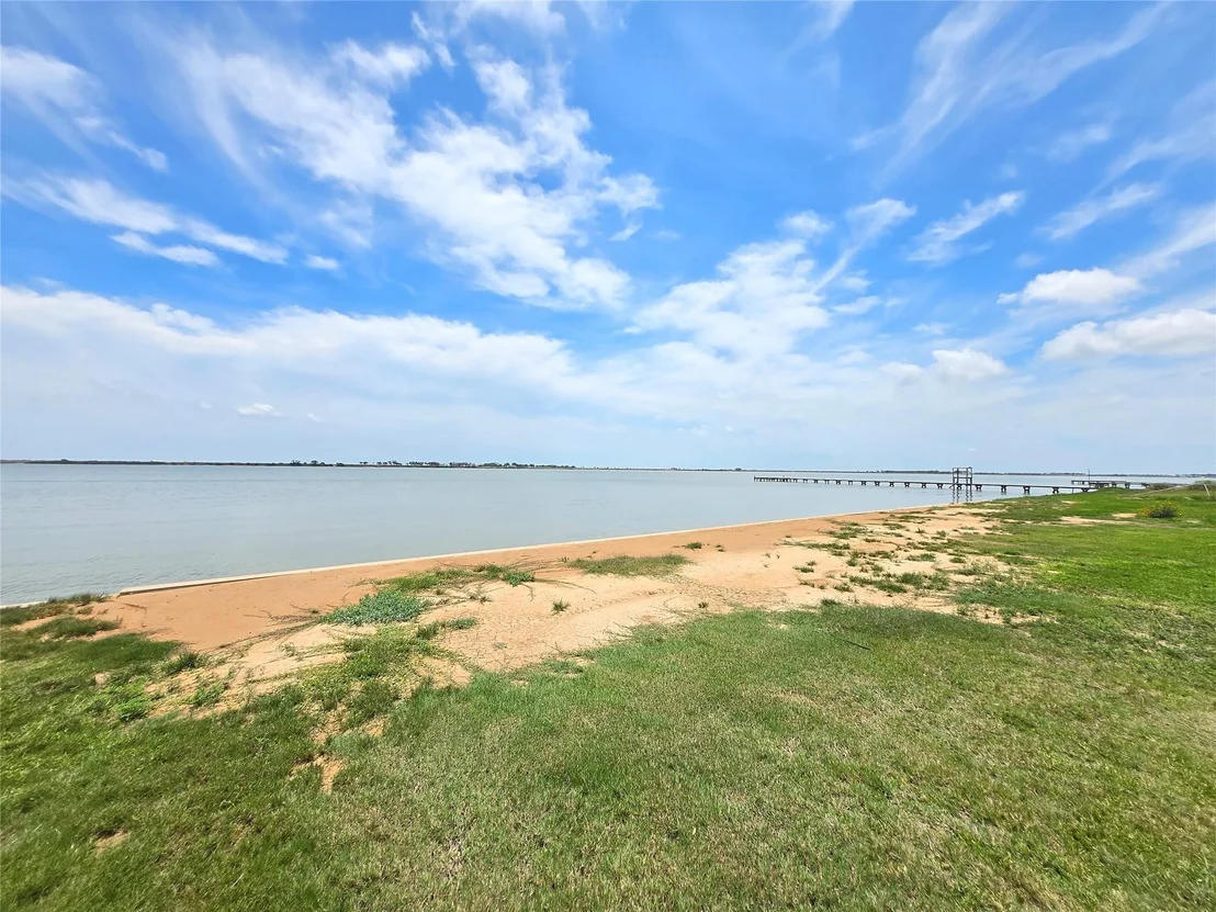 Photo of 2182 W Bayshore Drive