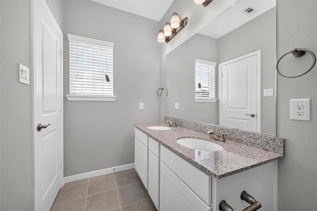 Photo of 18724 Crescent Trails Circle