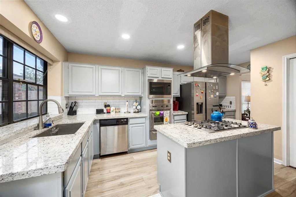 Photo of 22923 Provincial Boulevard