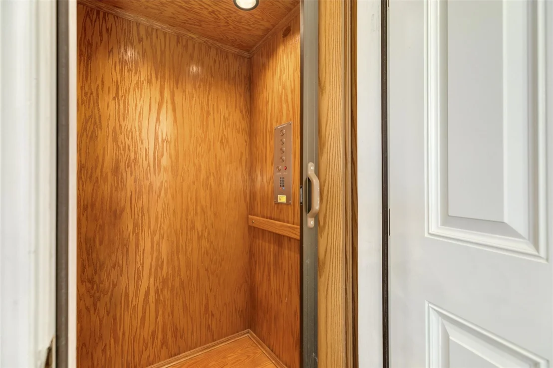 Photo of 3819 Conch