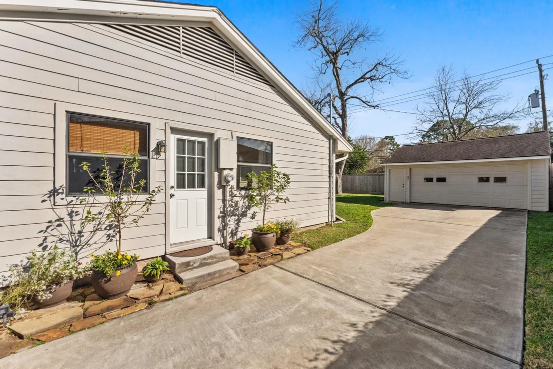 Photo of 4721 Kingfisher Drive