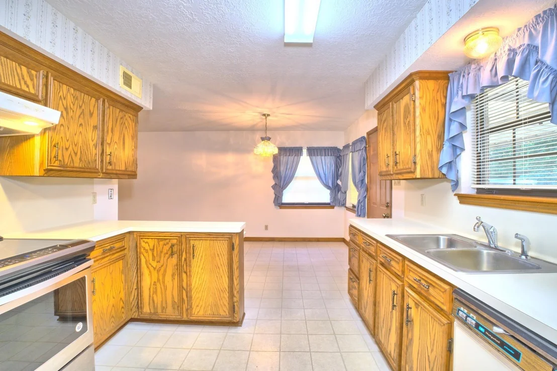 Photo of 1000 Crestline Lane
