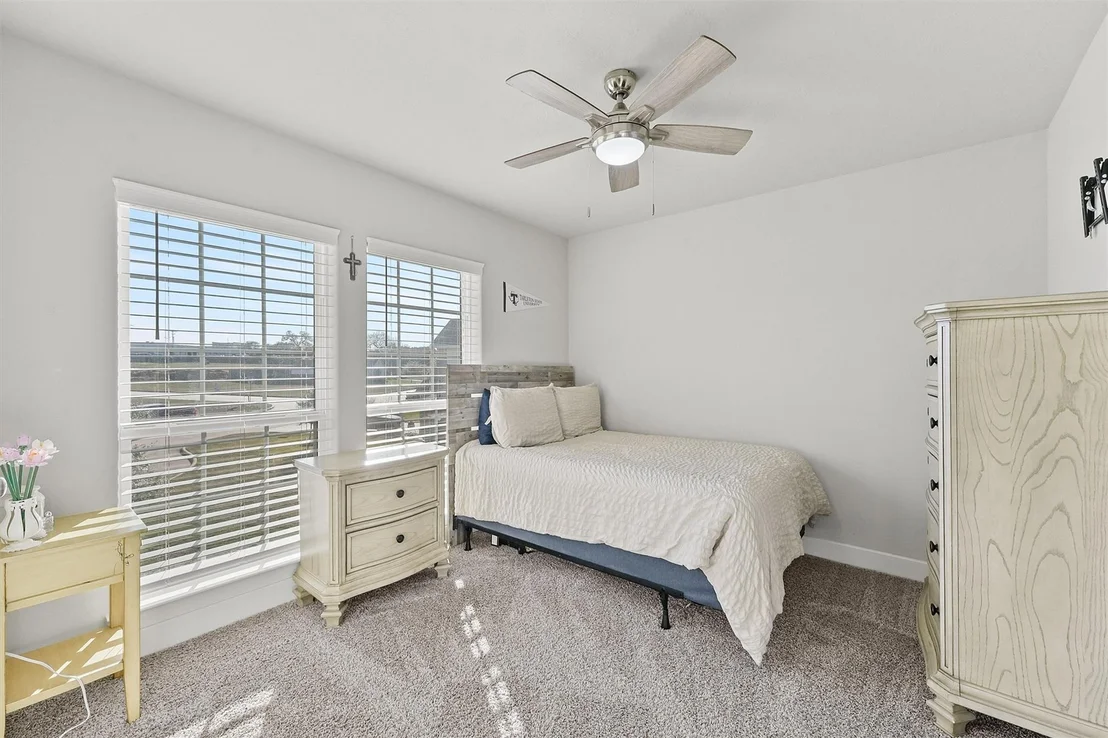 Photo of 1700 Twin Oaks Circle