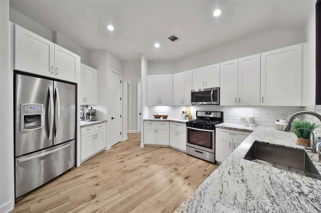 Photo of 1302 Avon Way