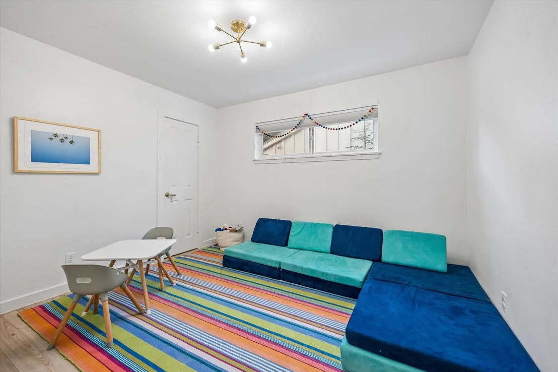 Photo of 1031 Chamboard Lane