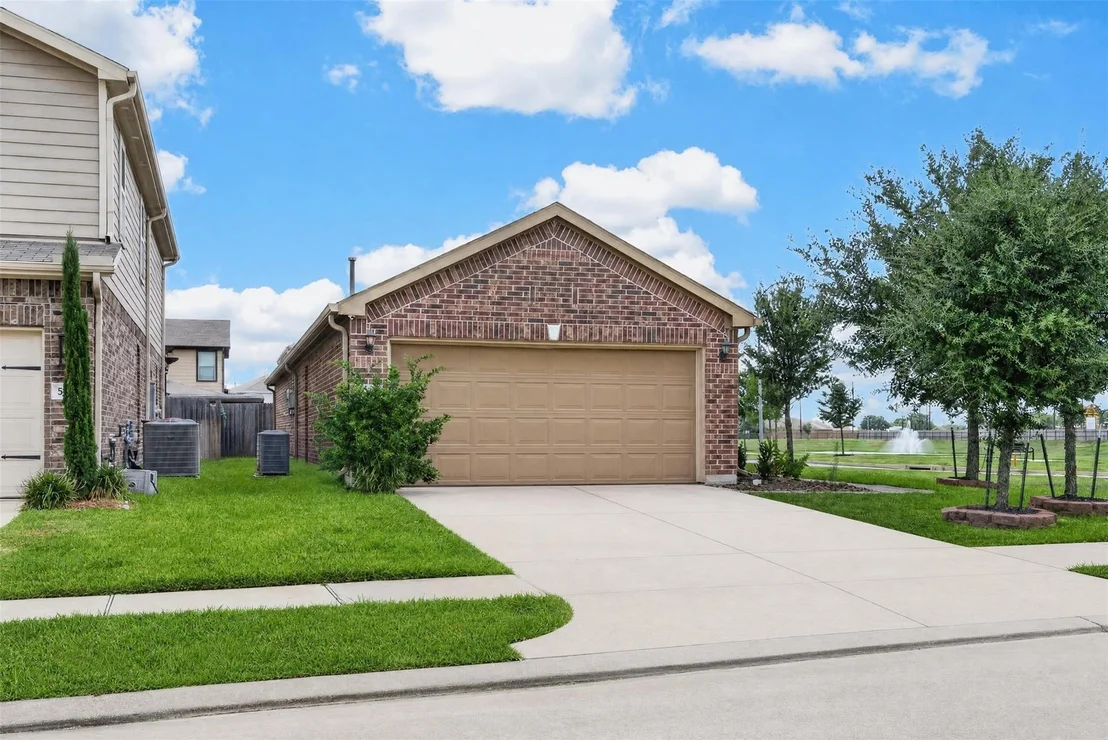Photo of 5202 Pine Forest Ridge Street
