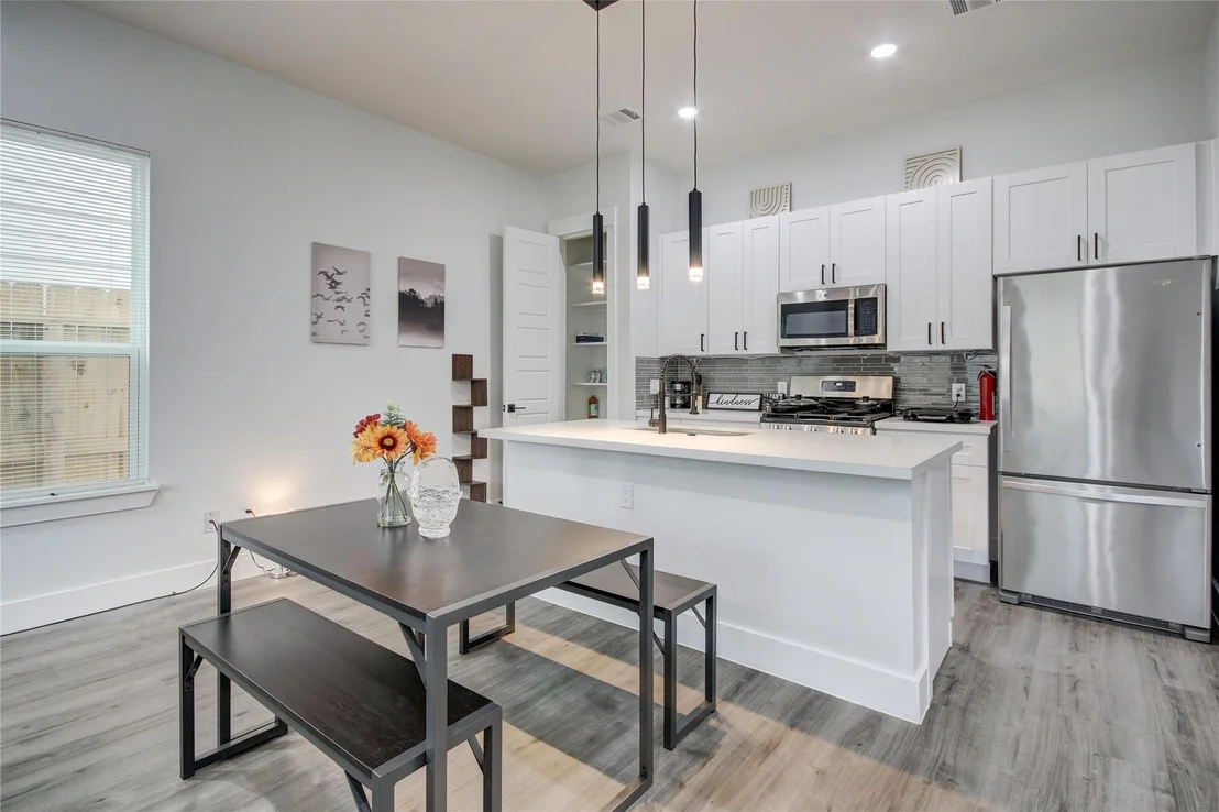 Photo of 9305 Tower Street