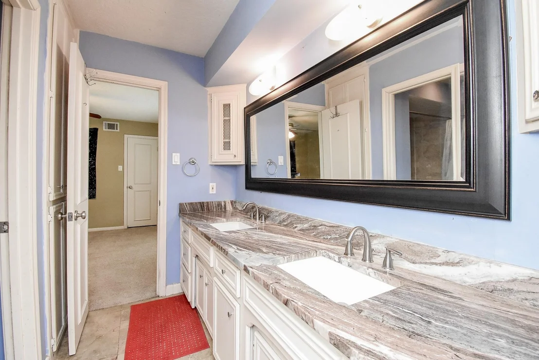 Photo of 426 Longview Drive