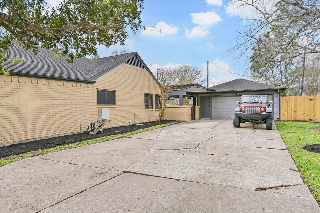 Photo of 910 Evergreen Drive