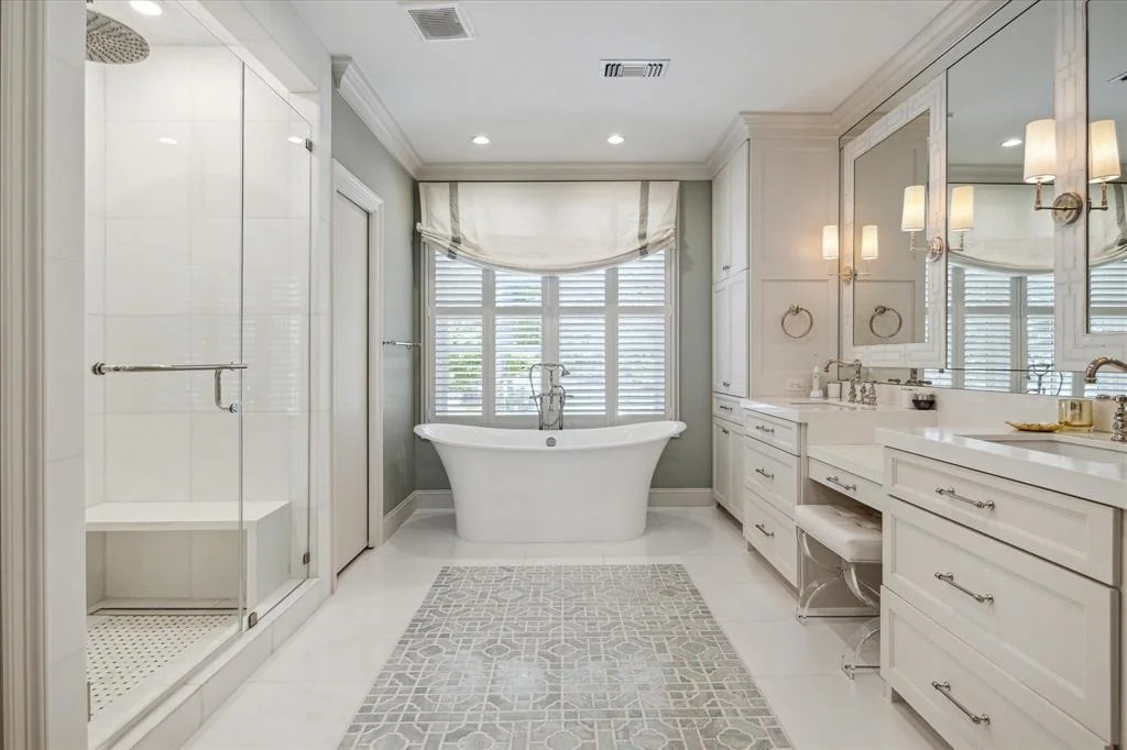Photo of 2411 River Oaks Boulevard