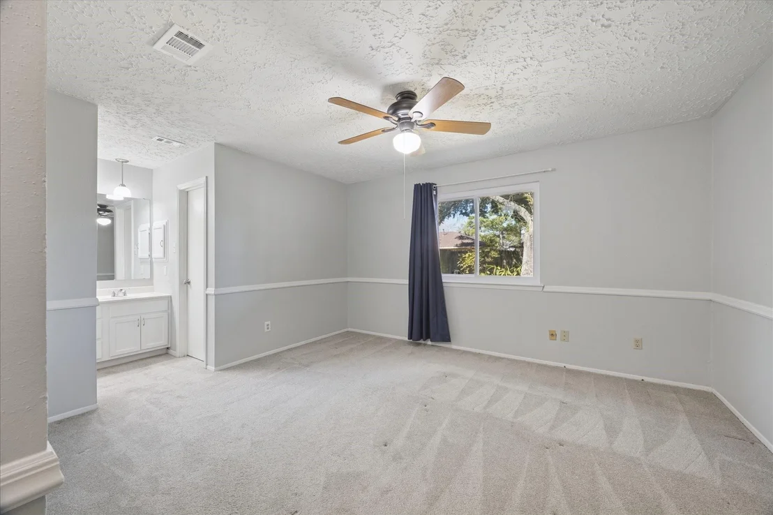 Photo of 439 Reseda Drive