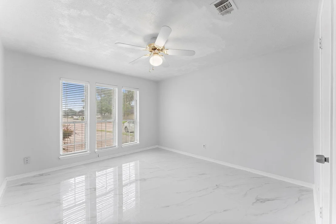 Photo of 606 Pinebrook Lane