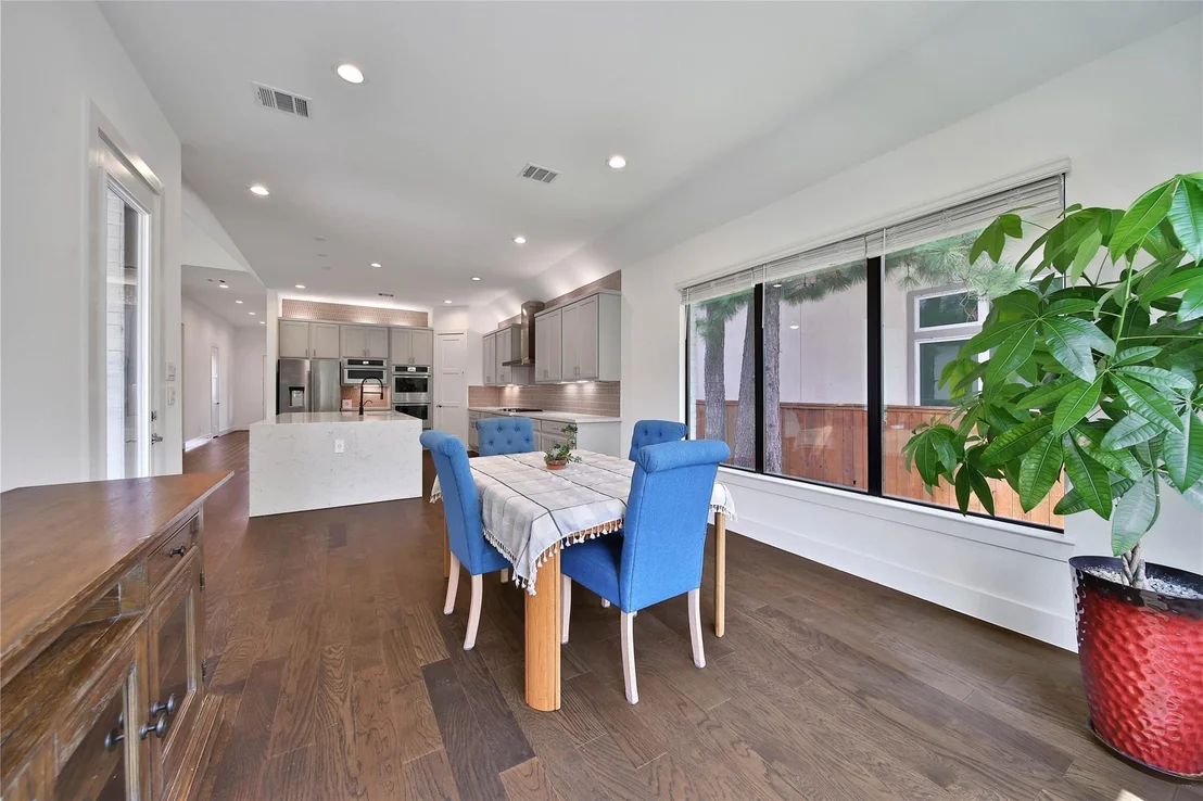 Photo of 115 Oak Estates Drive