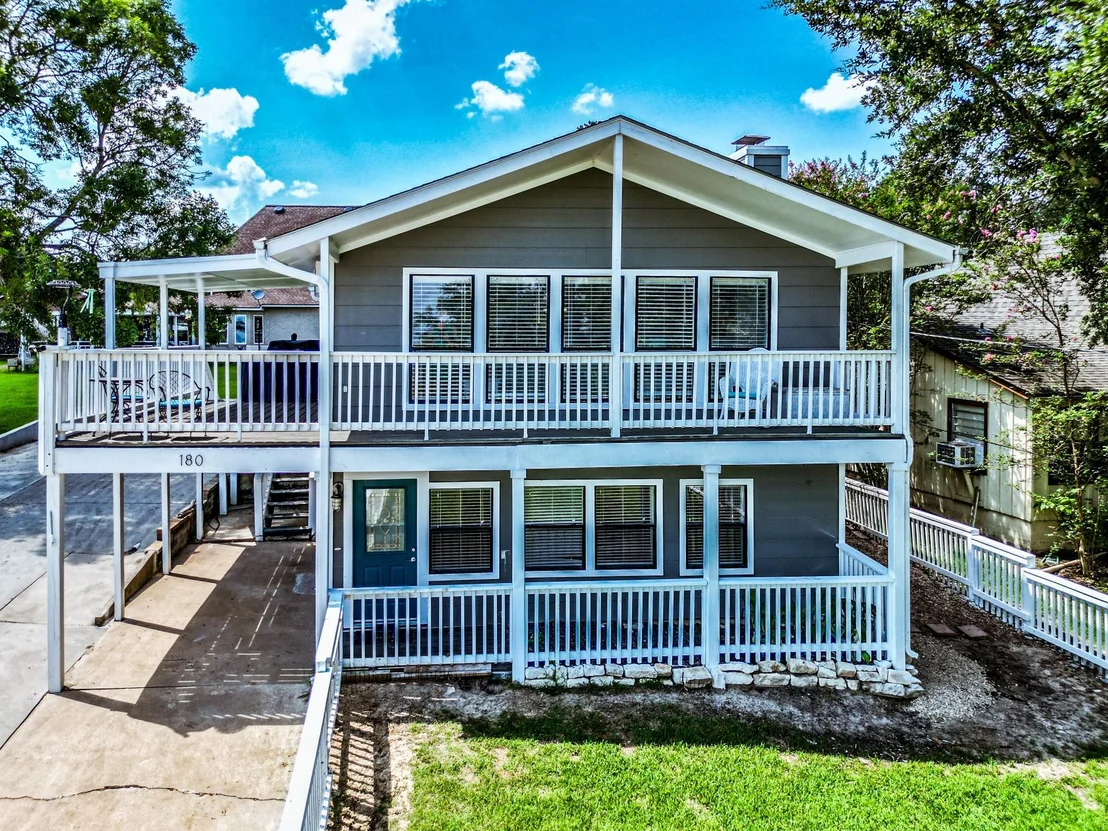 Photo of 180 W Lake Circle
