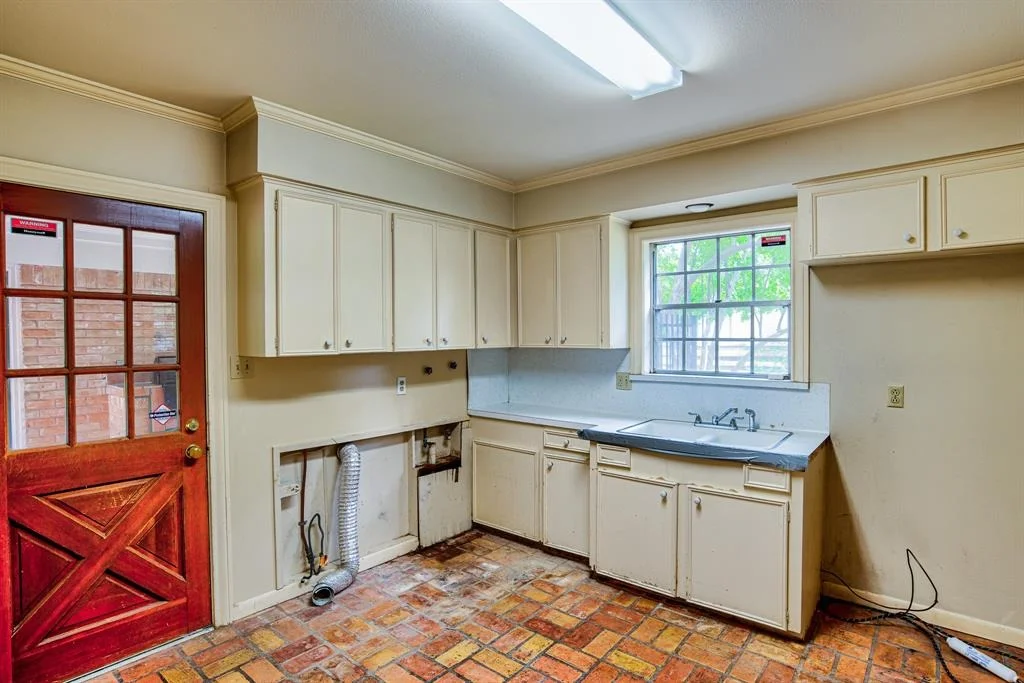 Photo of 246 Chimney Rock Road