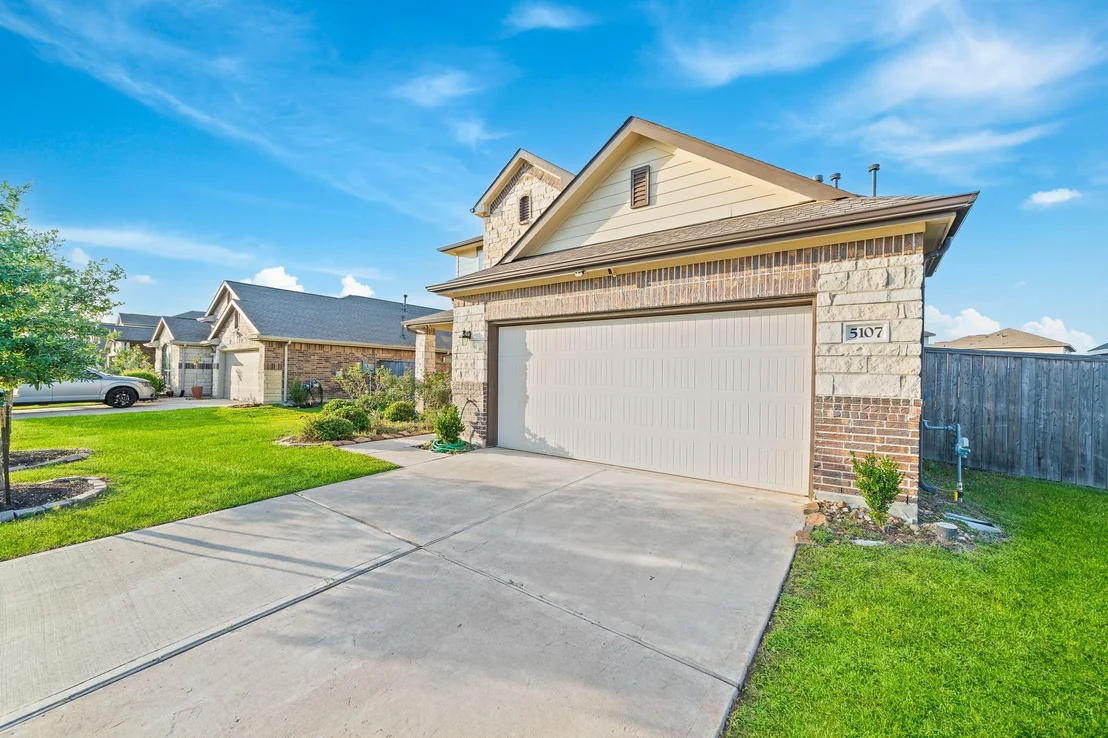 Photo of 5107 Twin Summit Drive