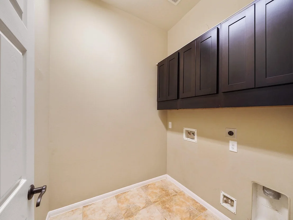 Photo of 22635 Pineleigh Court
