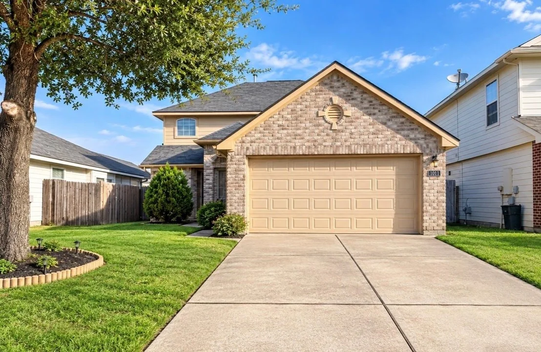 Photo of 1011 Lancaster Lake Drive