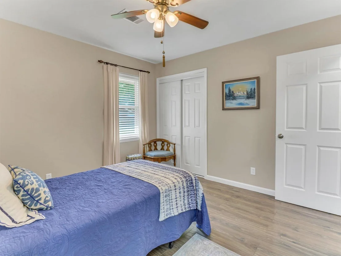 Photo of 805 Bluebonnet Lane