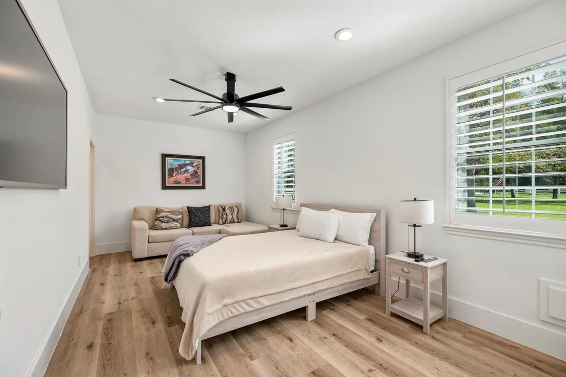 Photo of 31219 Edgewater Drive