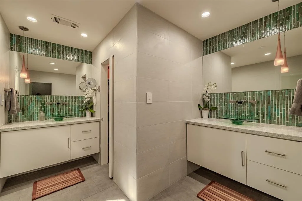 Photo of 7291 Edgewater Drive
