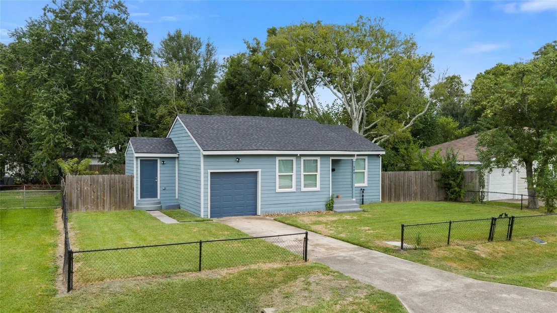 Photo of 508 Azalea Drive