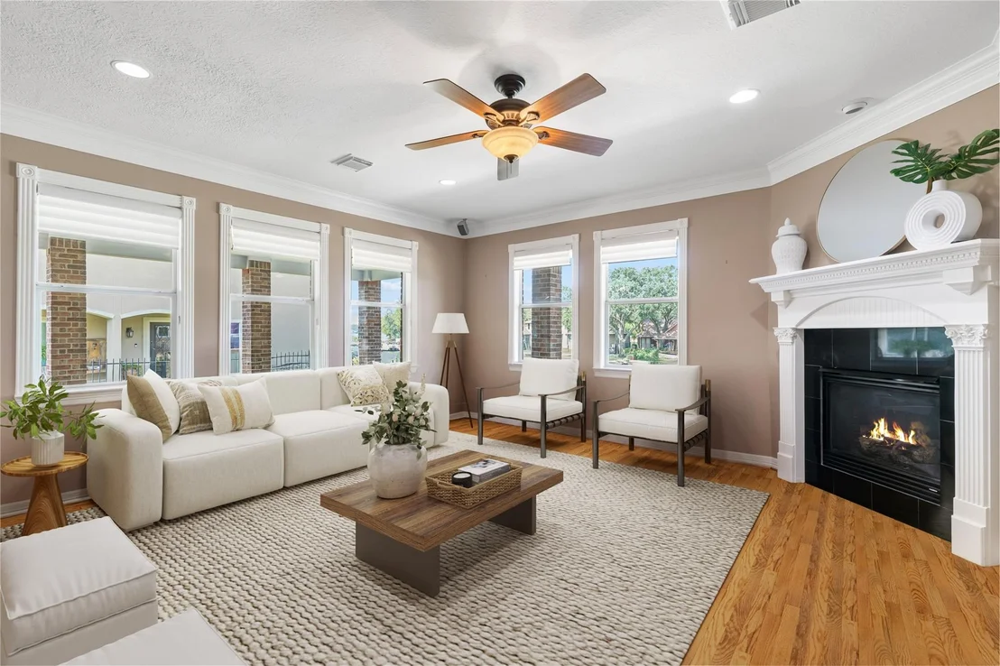 Photo of 5442 Lakeshore Drive