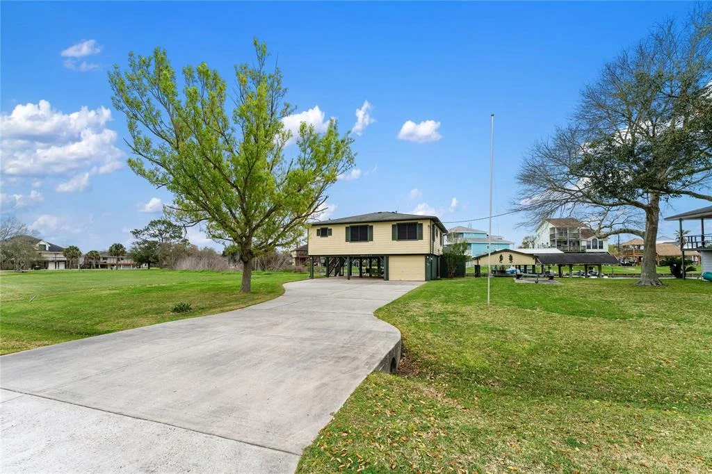 Photo of 410 Palm Drive