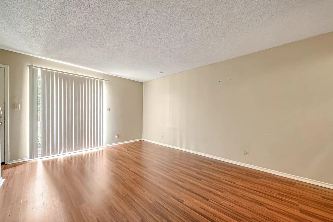 Photo of Unit 256D at 2501 Gulf Freeway