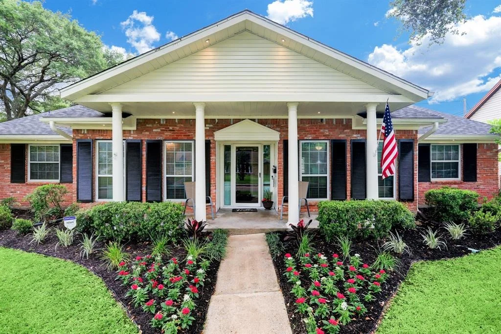 Photo of 8123 Braesview Lane